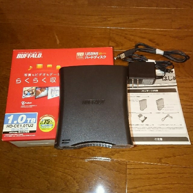 Buffalo(バッファロー)の 外付けHDD HD-CE1.0TU2 スマホ/家電/カメラのPC/タブレット(PC周辺機器)の商品写真