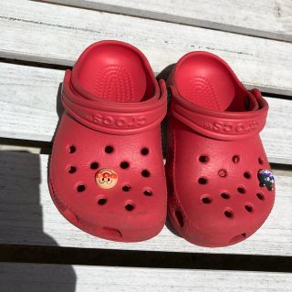 クロックス(crocs)のクロックス サンダル 赤 14センチ(サンダル)