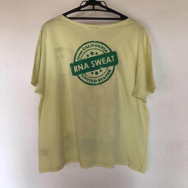 RNA(アールエヌエー)のRNA SWEAT💙今季トレンドイエロー色Tシャツ レディースのトップス(Tシャツ(半袖/袖なし))の商品写真