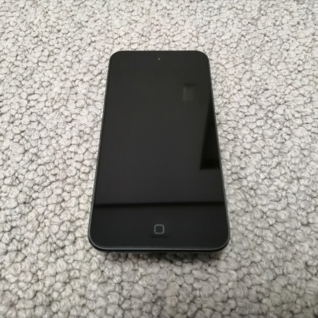 送料無料！6世代　iPod touch 16GB MKH62J/A