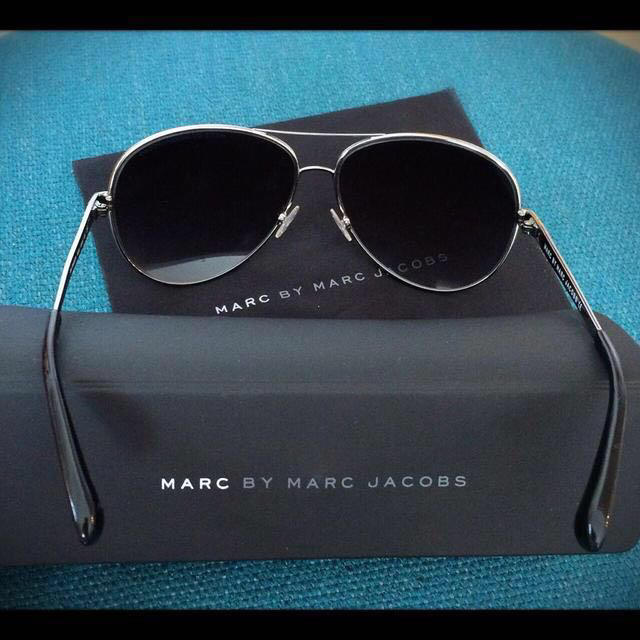 MARC BY MARC JACOBS(マークバイマークジェイコブス)の【再出品】マークバイ ＊ サングラス レディースのファッション小物(サングラス/メガネ)の商品写真