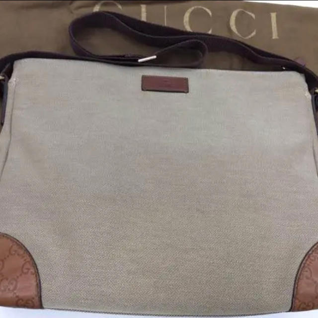 Gucci(グッチ)の早い者勝ち！GUCCI   グッチ  男女兼用 メンズのバッグ(ショルダーバッグ)の商品写真