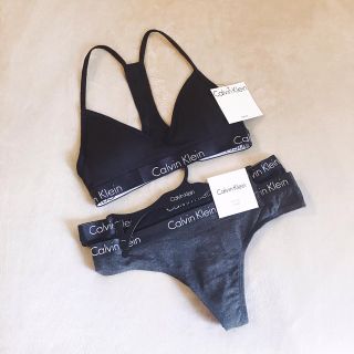 カルバンクライン(Calvin Klein)のCalvin Klein【新品】ブラトップ＆ショーツ2枚  3点セットSサイズ(ブラ&ショーツセット)