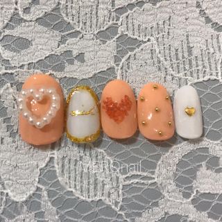 ネイルチップ（No.182 オレンジ×押し花ハート） コスメ/美容のネイル(つけ爪/ネイルチップ)の商品写真