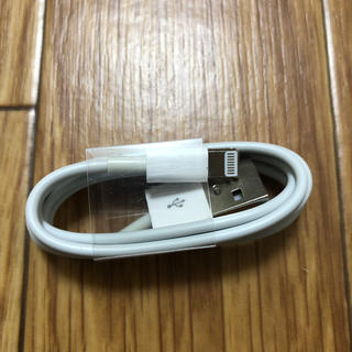アップル(Apple)のiPhone用ライトニングケーブル 【新品、未使用】(バッテリー/充電器)
