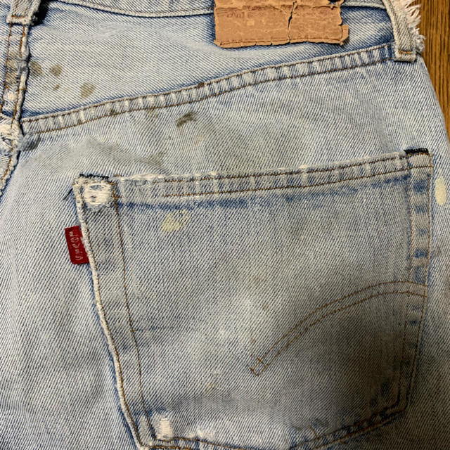 Levi's(リーバイス)のLevis カットデニムペイント加工パンツ メンズのパンツ(デニム/ジーンズ)の商品写真