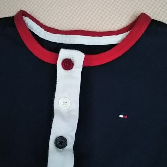 TOMMY HILFIGER(トミーヒルフィガー)の美品 トミーヒルフィガーTシャツ80 キッズ/ベビー/マタニティのベビー服(~85cm)(Ｔシャツ)の商品写真