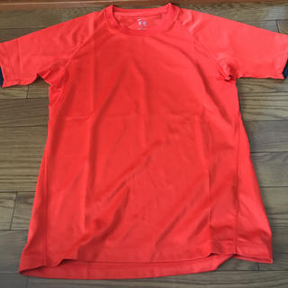 ユニクロ(UNIQLO)のtシャツ  ユニクロ オレンジ(Tシャツ(半袖/袖なし))
