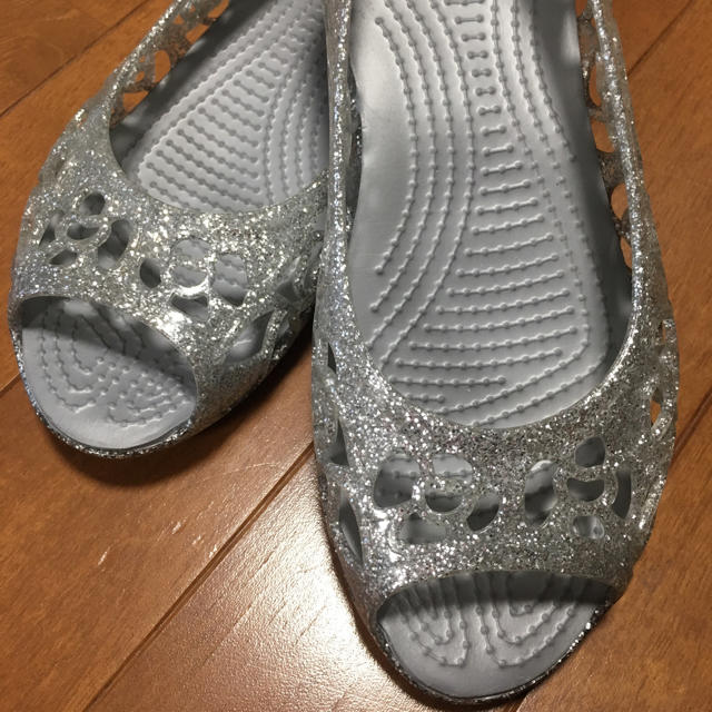 crocs(クロックス)の（新品）crocs  イザベラ ブリッター23㎝ レディースの靴/シューズ(サンダル)の商品写真