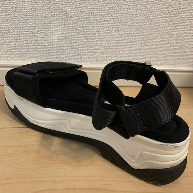 ZARA(ザラ)のZARA♡スポーツサンダル 厚底サンダル レディースの靴/シューズ(サンダル)の商品写真