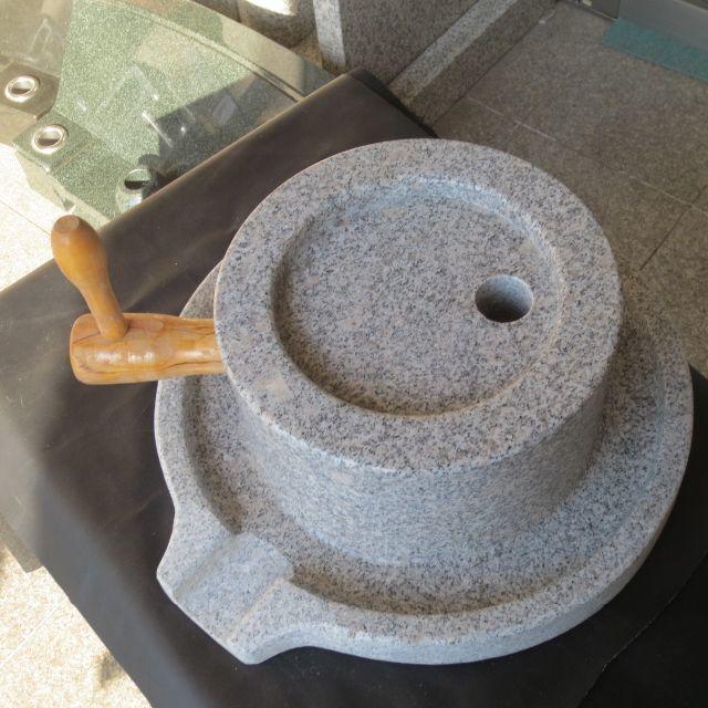 石臼 （いしうす） ひき臼 （ひきうす）御影石 30型 約44kg
