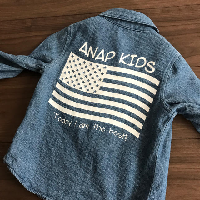 ANAP Kids(アナップキッズ)の＊ANAPデニムシャツ100＊ キッズ/ベビー/マタニティのキッズ服女の子用(90cm~)(Tシャツ/カットソー)の商品写真