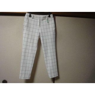 ストロベリーフィールズ(STRAWBERRY-FIELDS)のほぼ新品　STRAWBERRY-FIELDS上質　クロップド　テーパードパンツ　(クロップドパンツ)