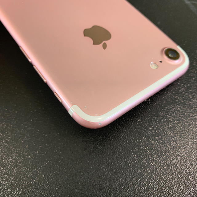 iPhone(アイフォーン)のiPhone7 本体 スマホ/家電/カメラのスマートフォン/携帯電話(スマートフォン本体)の商品写真