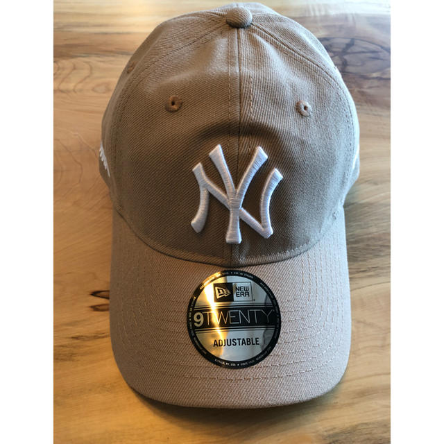 新品 US限定 MOMA x Yankees New Era Cap ベージュ