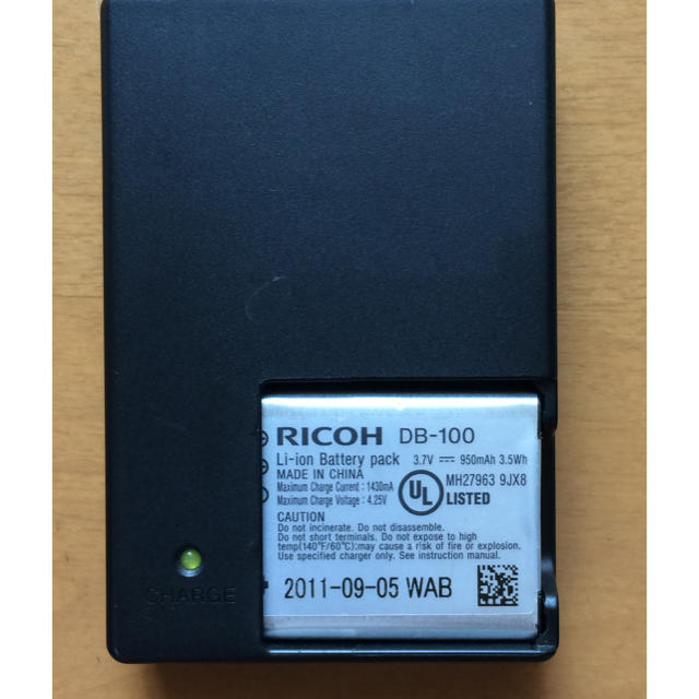 RICOH(リコー)のRICOH BJ-10  充電器 スマホ/家電/カメラのスマートフォン/携帯電話(バッテリー/充電器)の商品写真