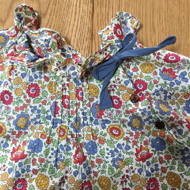 BONTON ボントン リバティブラウス　後ろボタン　花柄　size 10 BONTON（ボントン）の「8歳用 リバティチェックブラウス（シャツ
