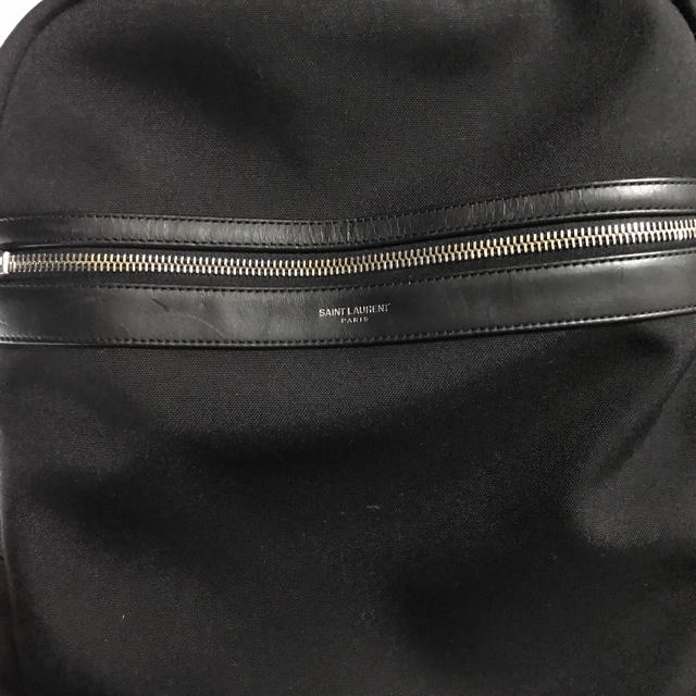 Saint Laurent(サンローラン)のSAINT LAURENT PARIS ブラックシティラップトップバックパック  メンズのバッグ(バッグパック/リュック)の商品写真