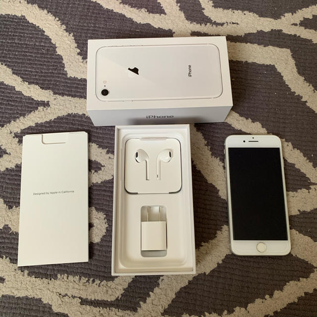 スマートフォン/携帯電話iPhone8 64GB シルバー simフリー