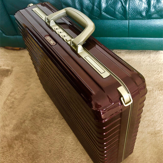 RIMOWA - リモワ リンボ 17L アタッシュケース の通販 by rionrizupp's shop｜リモワならラクマ