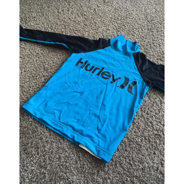 Hurley(ハーレー)のHurley ラッシュガード 110 キッズ/ベビー/マタニティのキッズ服男の子用(90cm~)(水着)の商品写真