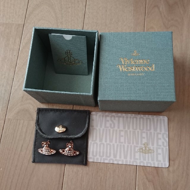 Vivienne Westwood(ヴィヴィアンウエストウッド)の片耳OK新品ヴィヴィアンウエストウッドピアス レディースのアクセサリー(ピアス)の商品写真