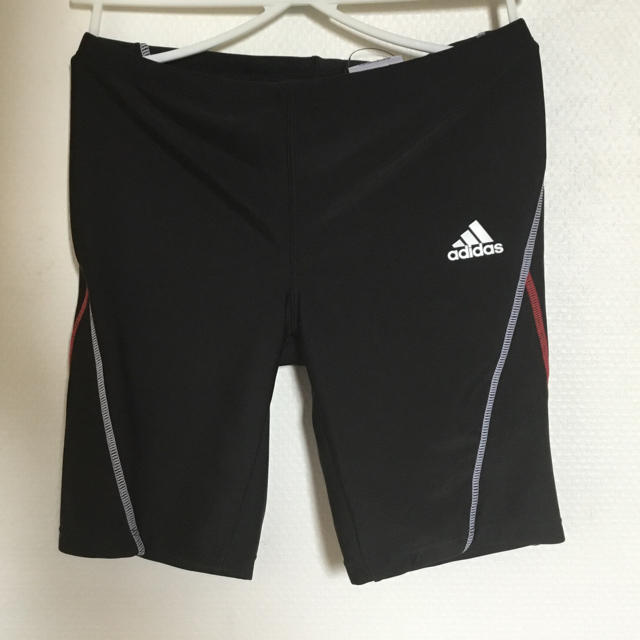 adidas(アディダス)の新品・未着用！アディダス男児水着！サイズ150 キッズ/ベビー/マタニティのキッズ服男の子用(90cm~)(水着)の商品写真