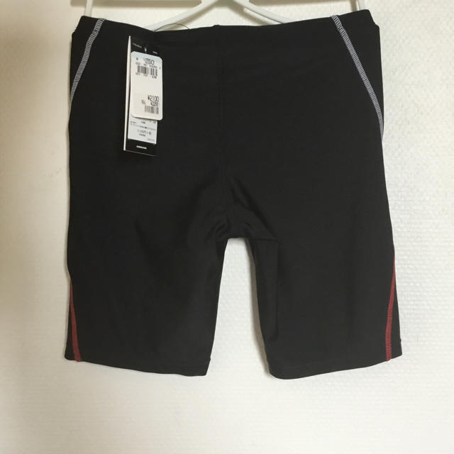 adidas(アディダス)の新品・未着用！アディダス男児水着！サイズ150 キッズ/ベビー/マタニティのキッズ服男の子用(90cm~)(水着)の商品写真