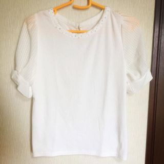 マジェスティックレゴン(MAJESTIC LEGON)のマジェ★袖リボンビジュー付プルオーバー(Tシャツ(半袖/袖なし))