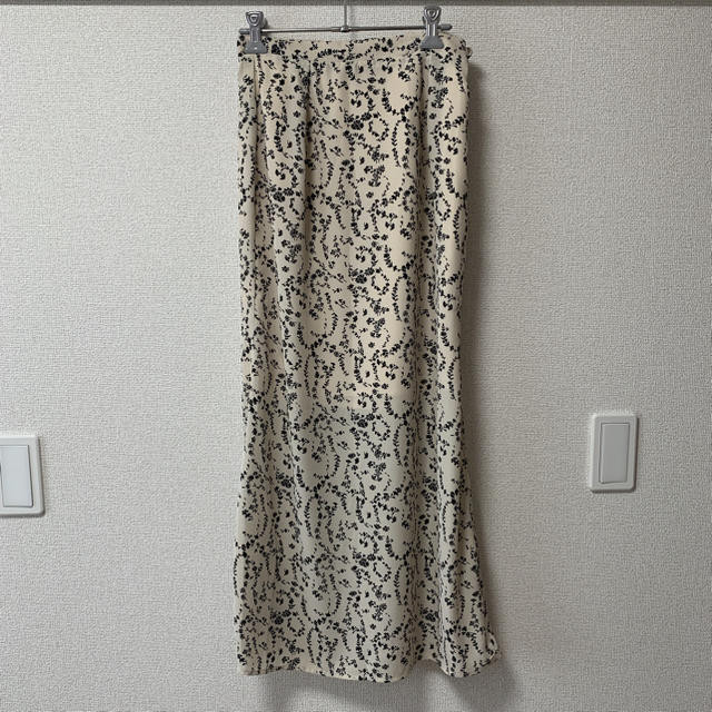natural couture(ナチュラルクチュール)の小花柄マーメイドスカート＊ レディースのスカート(ひざ丈スカート)の商品写真