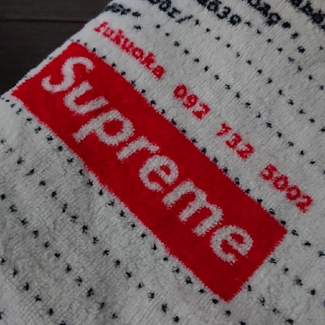 Supreme(シュプリーム)のだんだん様専用★17ss★supreme ビーチタオル 美品 メンズのアクセサリー(その他)の商品写真