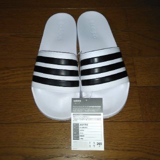 アディダス(adidas)の新品  adidas  アディレッタ シャワー  色 白  メンズ   26.5(サンダル)