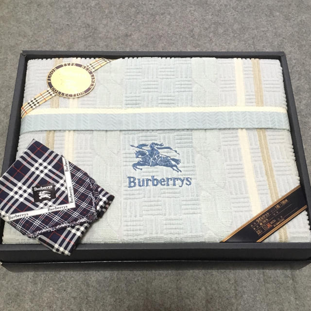 BURBERRY(バーバリー)の新品 Burberry タオルケット ハンカチおまけ バーバリー キッズ/ベビー/マタニティの寝具/家具(タオルケット)の商品写真