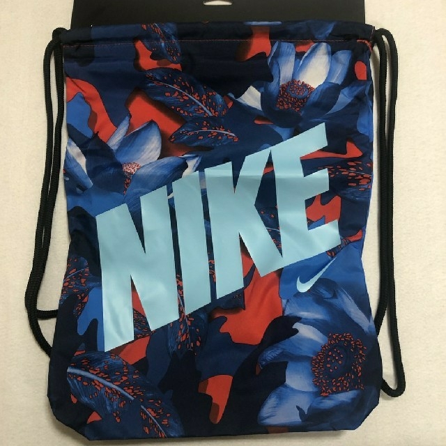 NIKE(ナイキ)のしの様専用 ナイキ ナップサック ボルドー ハバネロレッド セット レディースのバッグ(リュック/バックパック)の商品写真