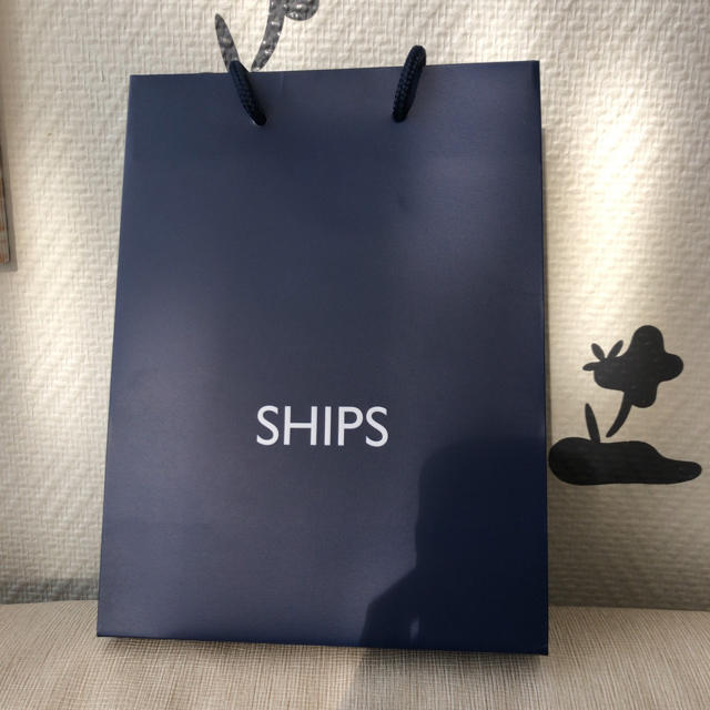 SHIPS(シップス)のships シップス 紙袋 ショッパーバッグ レディースのバッグ(ショップ袋)の商品写真