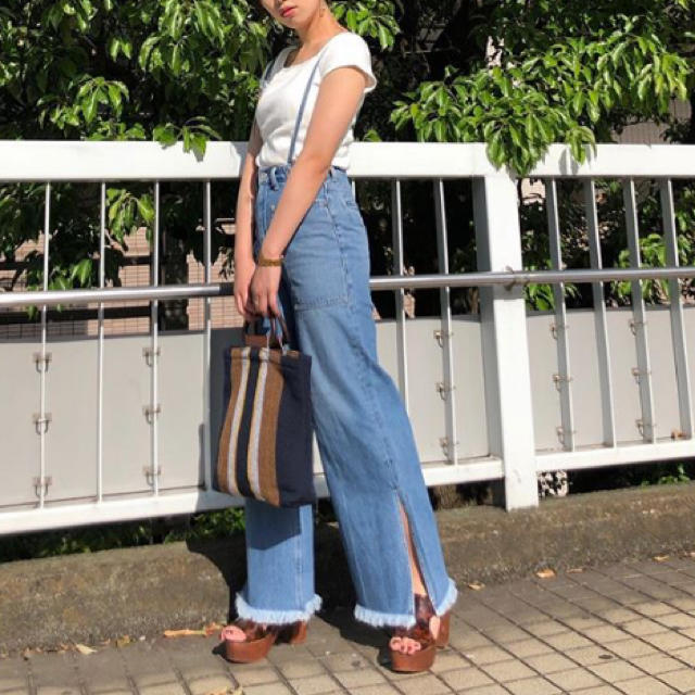 web即完！MOUSSY STRAP WIDE DENIMストラップワイドデニム