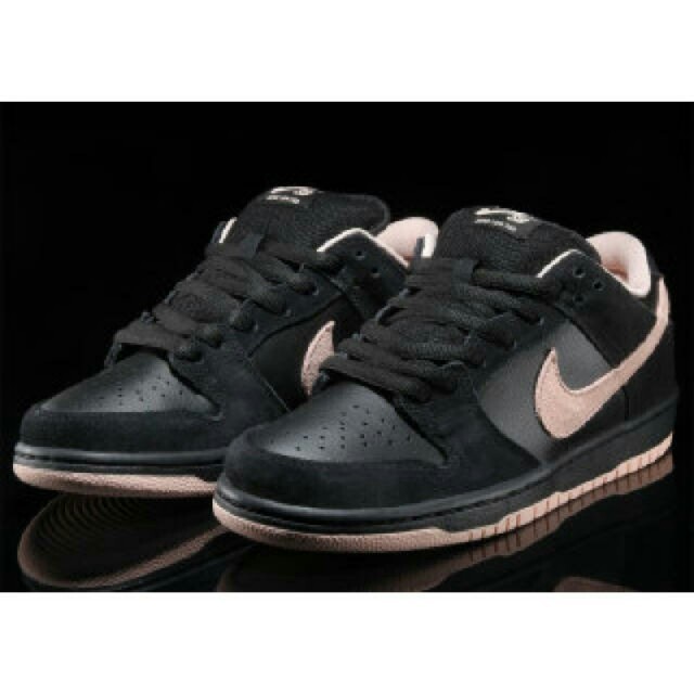 NIKE(ナイキ)のNIKE SB DUNK LOW PRO “Black/Washed Coral メンズの靴/シューズ(スニーカー)の商品写真