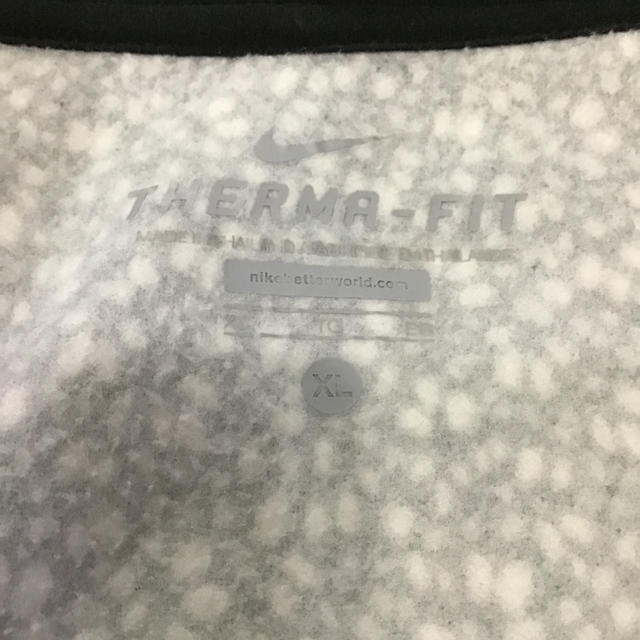 NIKE(ナイキ)の『値下げ』　NIKE ナイキ 『THERMAーFIT』  XL レディース レディースのトップス(パーカー)の商品写真