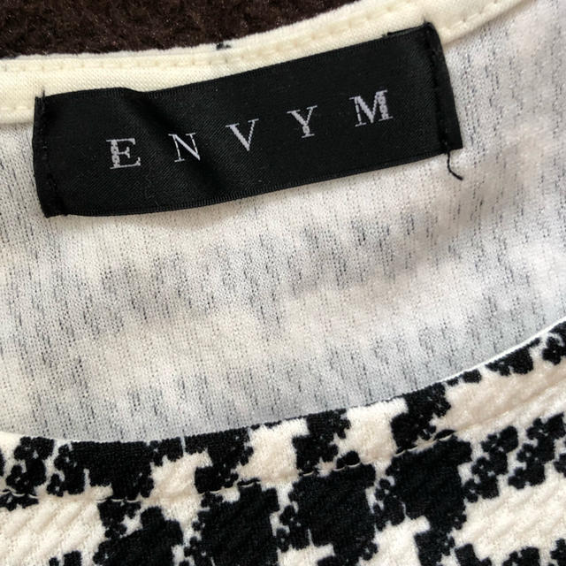 ENVYM(アンビー)のENVYM TOPS ショート丈 レディースのトップス(Tシャツ(半袖/袖なし))の商品写真