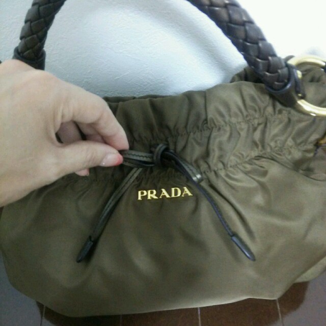 人気ブランドの新作 PRADA - PRADA 正規品♪ ハンドバッグ 人気ブランドの新作 PRADA - PRADA 正規品♪ ハンドバッグ