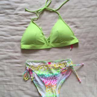 ヴィクトリアズシークレット(Victoria's Secret)のV.Cビキニ(TOP)(水着)