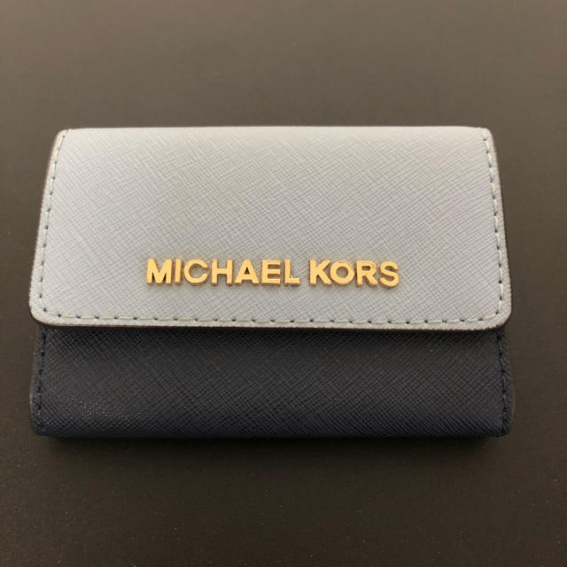 Michael Kors(マイケルコース)のマイケルコース 定期入れ レディースのファッション小物(名刺入れ/定期入れ)の商品写真