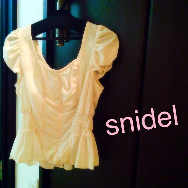 SNIDEL(スナイデル)のsnidel パフスリーブブラウス* レディースのトップス(シャツ/ブラウス(半袖/袖なし))の商品写真