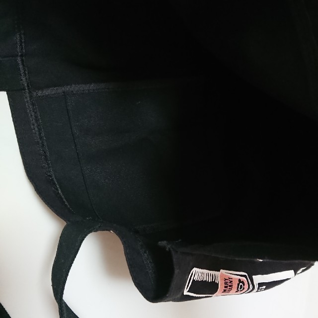 MARY QUANT(マリークワント)のマリークヮント  トートバッグ  チャーム付き レディースのバッグ(トートバッグ)の商品写真
