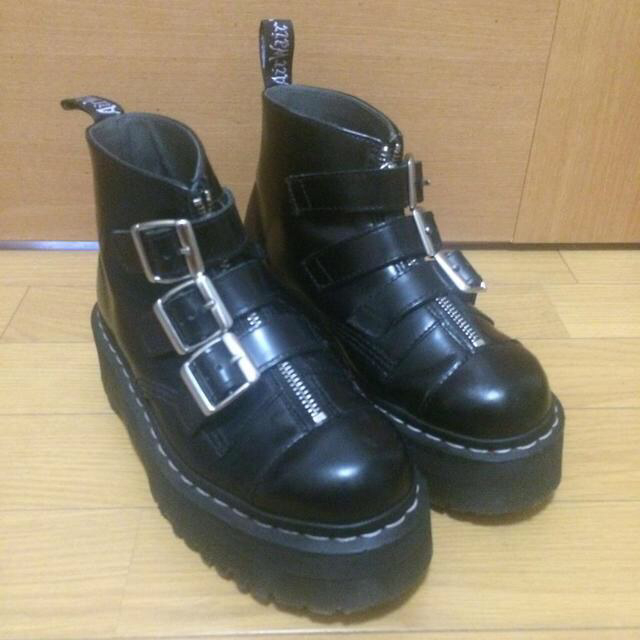 ブーツDr.Martens x AGYNESS