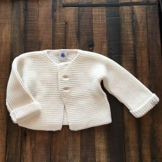 プチバトー(PETIT BATEAU)のホワイトニットカーディガン⭐️新品未使用 プチバトー(カーディガン/ボレロ)