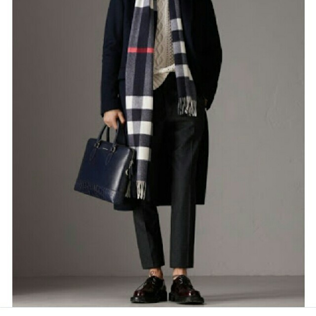 BURBERRY(バーバリー)のmnw12さん専用☆BURBERRYバッグ　ネイビー　アリゲーター未使用正規品 メンズのバッグ(ビジネスバッグ)の商品写真