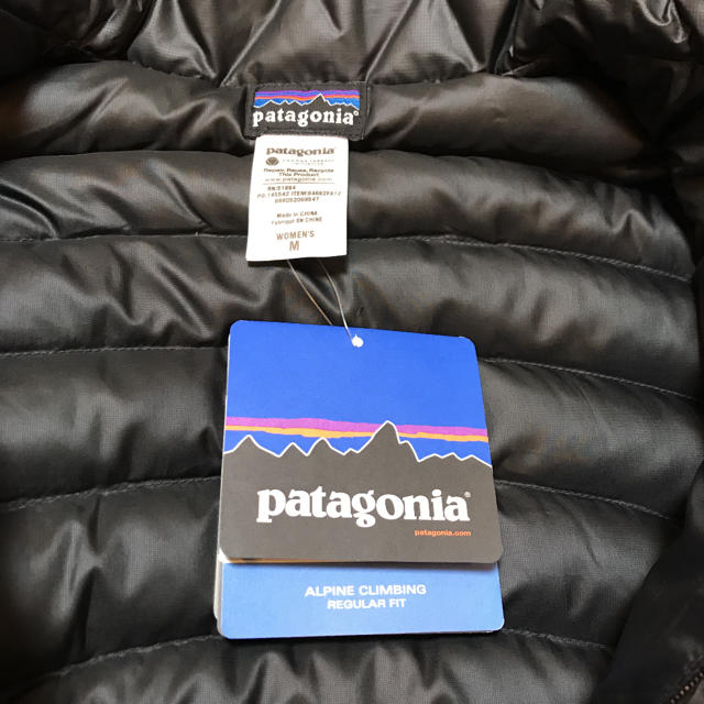 patagonia(パタゴニア)の専用パタゴニアダウン タグ付き レディースのジャケット/アウター(ダウンジャケット)の商品写真