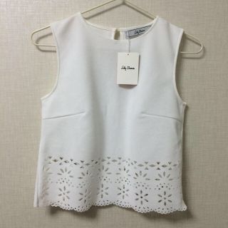 リリーブラウン(Lily Brown)のlily最新作スカラップ刺繍トップス(カットソー(半袖/袖なし))