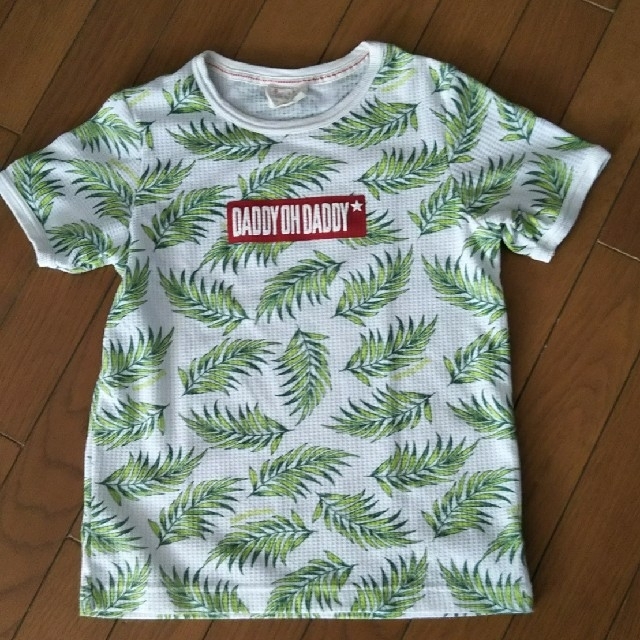 daddy oh daddy(ダディオーダディー)のダディオダディ 葉っぱ柄 半袖Tシャツ 140 キッズ/ベビー/マタニティのキッズ服男の子用(90cm~)(Tシャツ/カットソー)の商品写真